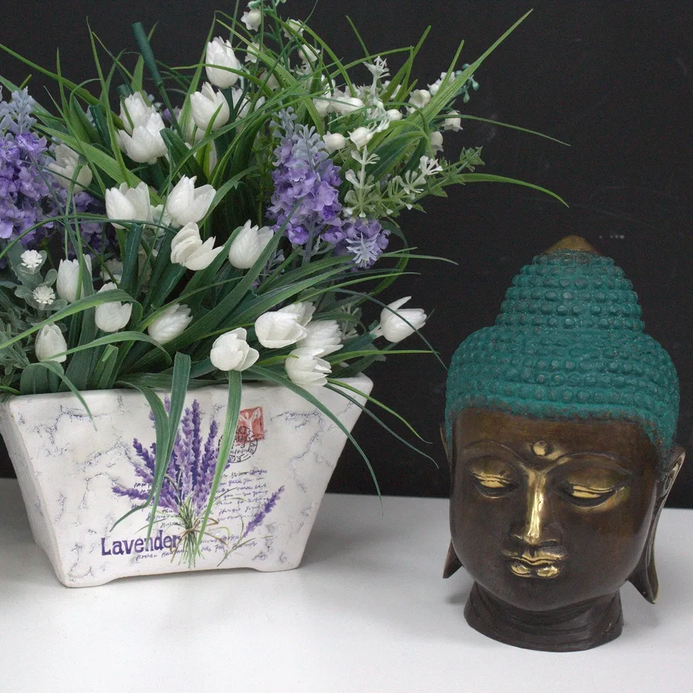 Stor Buddha-hovedstatue i messing