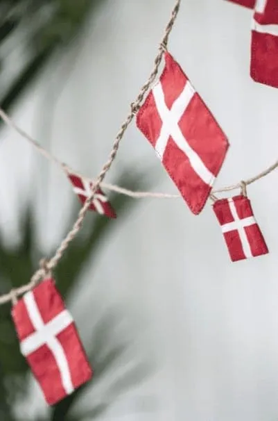 Flagranke m/10 store flag Dannebrog