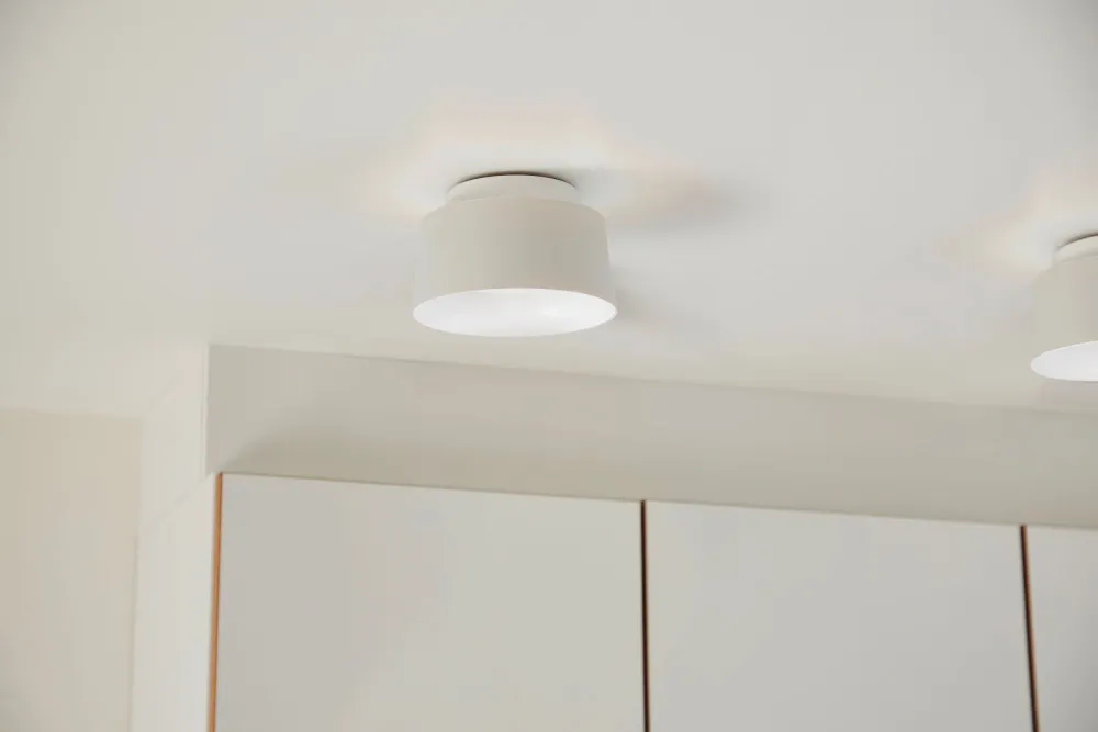 LOOM Design COOKIE Væg/loftlampe - Sort